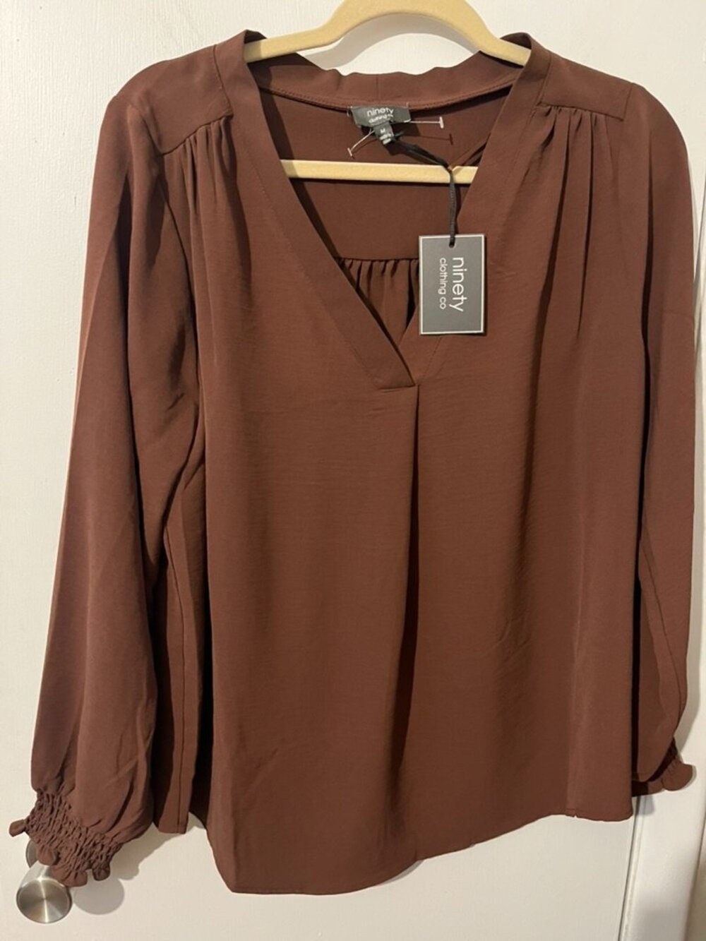 NWT NINETY BROWN Long Sleeve V-NECK Blouse SZ M